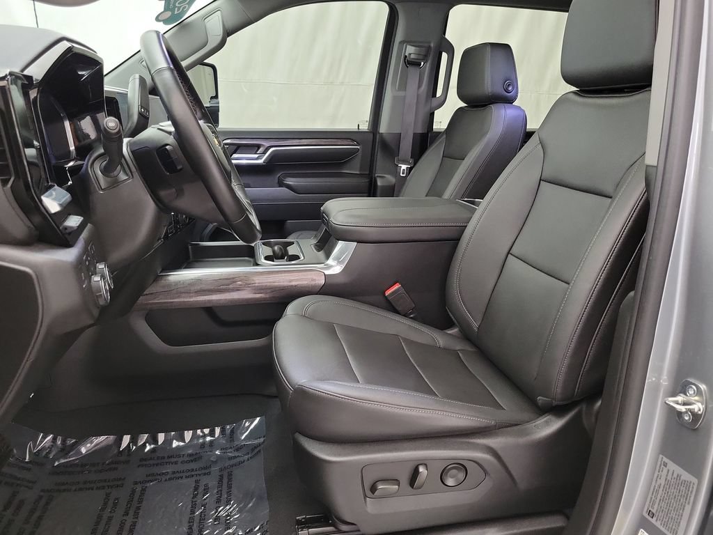 Certified 2024 Chevrolet Silverado 2500 LTZ w/ LTZ Plus Package AWD/4WD image 9