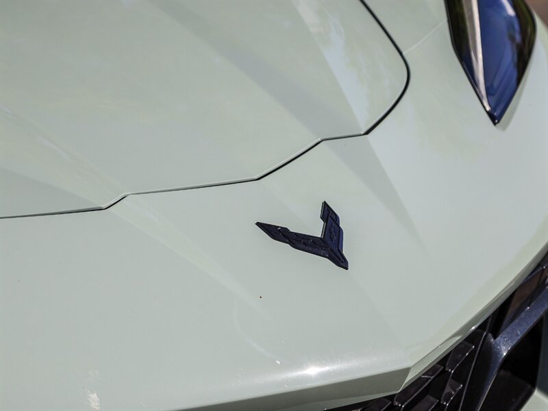 Used 2024 Chevrolet Corvette Z06 RWD image 11