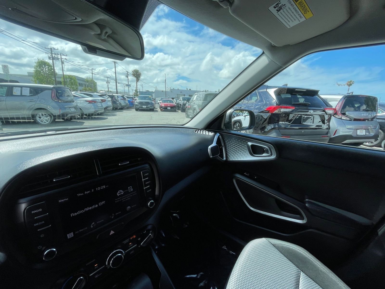 Used 2025 Kia Soul LX w/ LX Technology Package FWD image 35