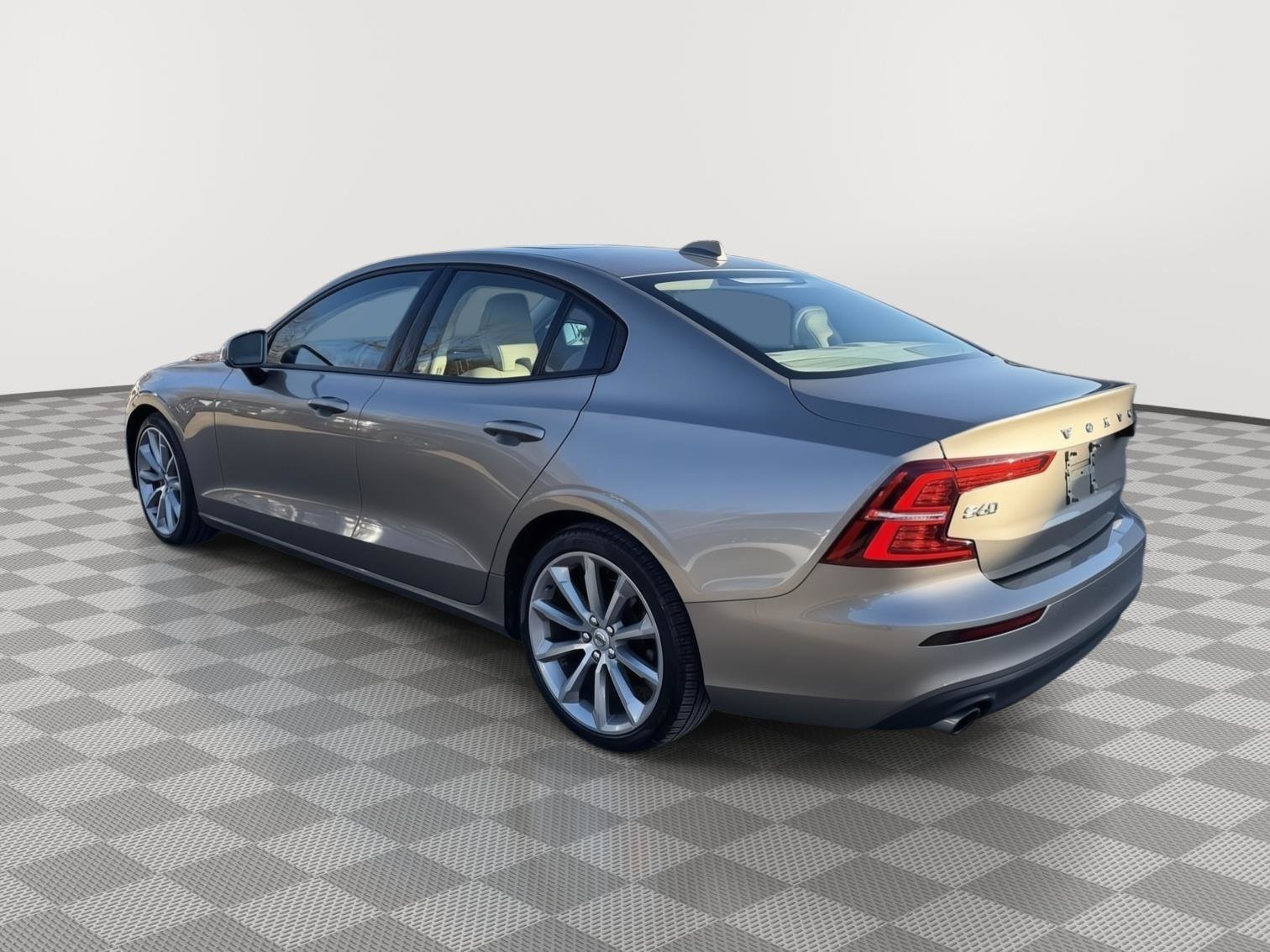Used 2020 Volvo S60 T5 Momentum image 7