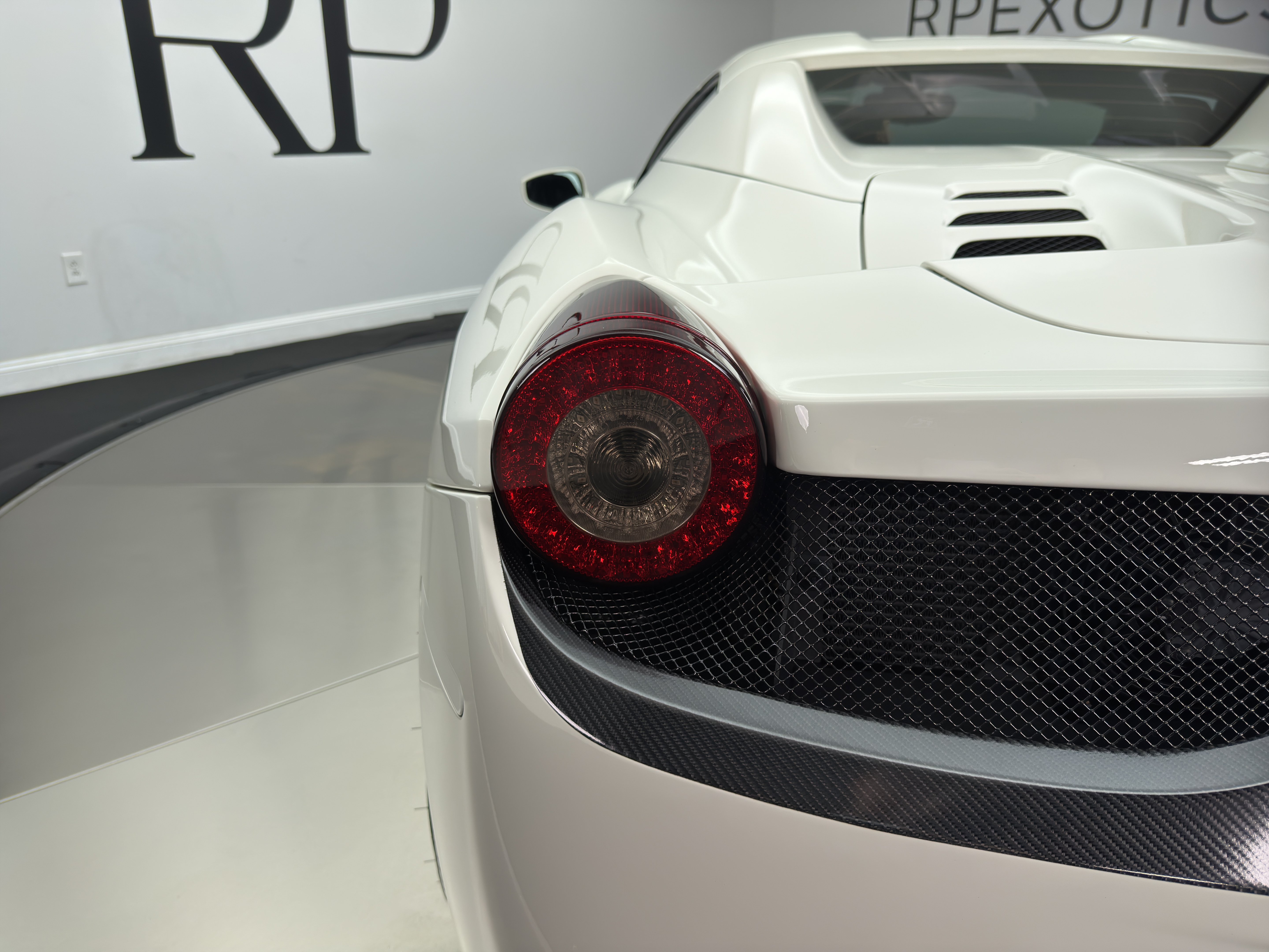 Used 2014 Ferrari 458 Spider RWD image 23
