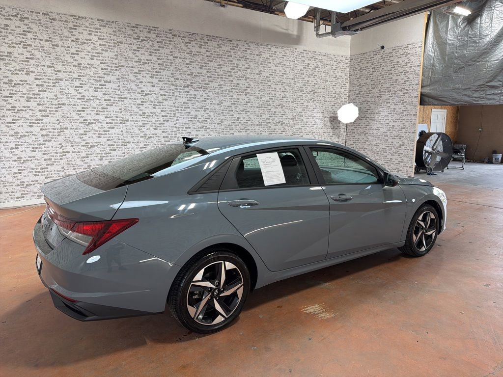 Certified 2023 Hyundai Elantra SEL w/ Convenience Package FWD image 8