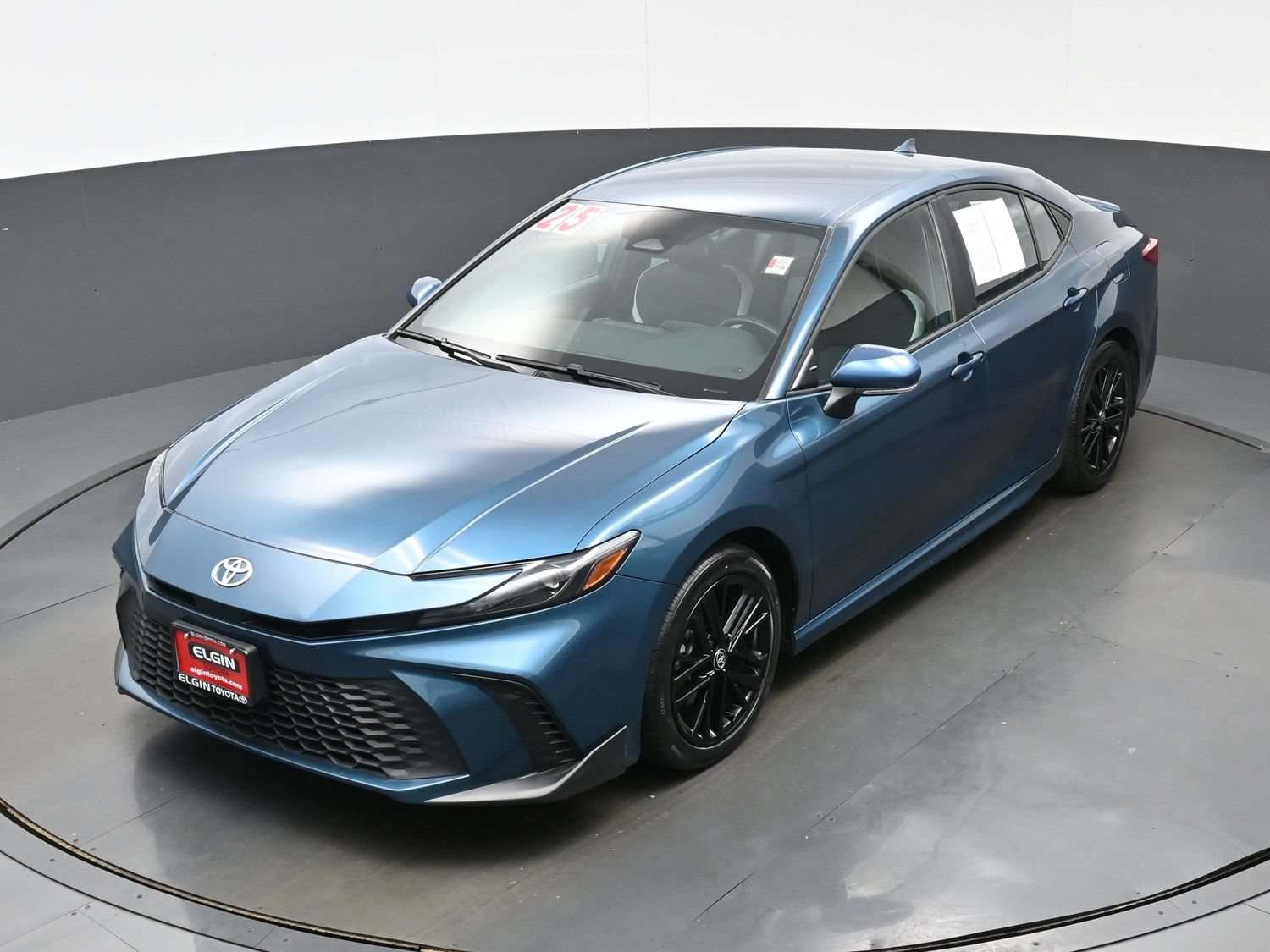 Used 2025 Toyota Camry SE FWD image 37