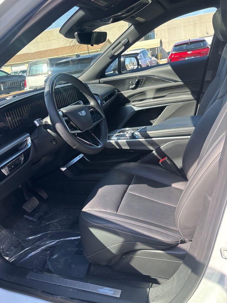 Used 2024 Cadillac Lyriq Luxury w/ LPO, Floor Liner Package image 8