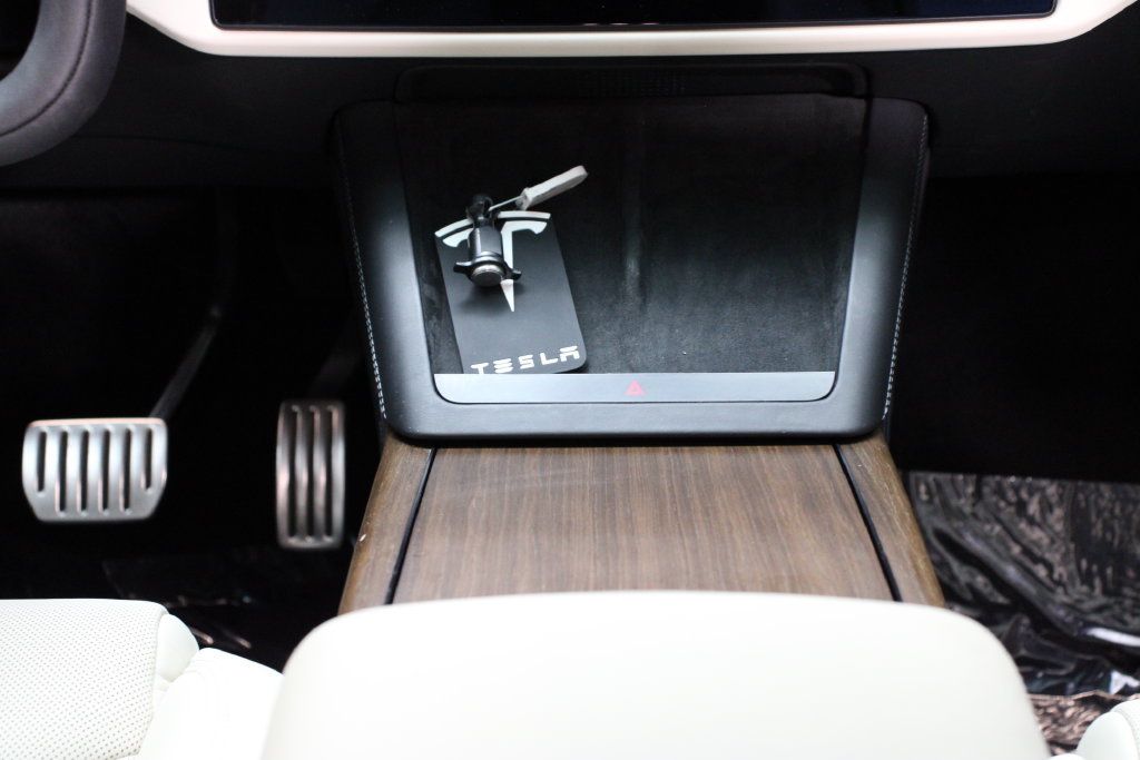Used 2023 Tesla Model X AWD/4WD image 15
