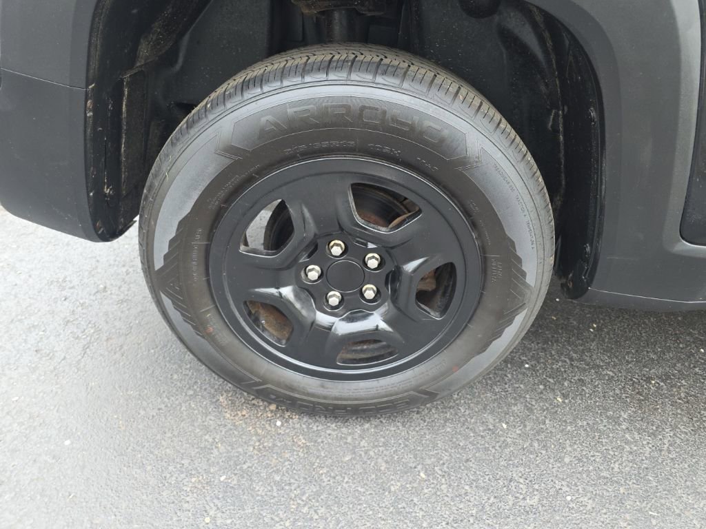 Used 2018 Jeep Renegade Sport w/ Power & Air Group image 12