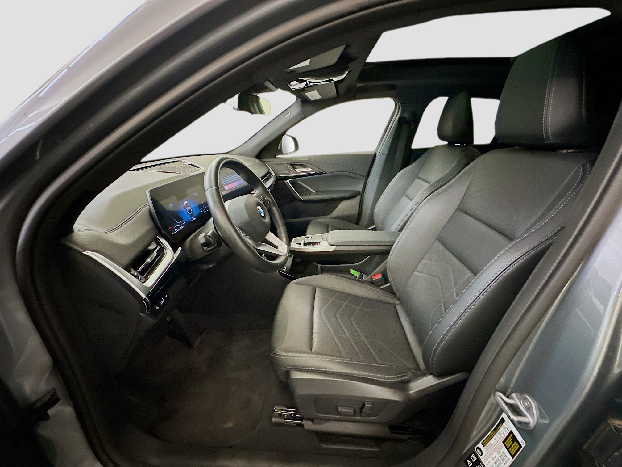 Used 2025 BMW X2 xDrive28i image 13