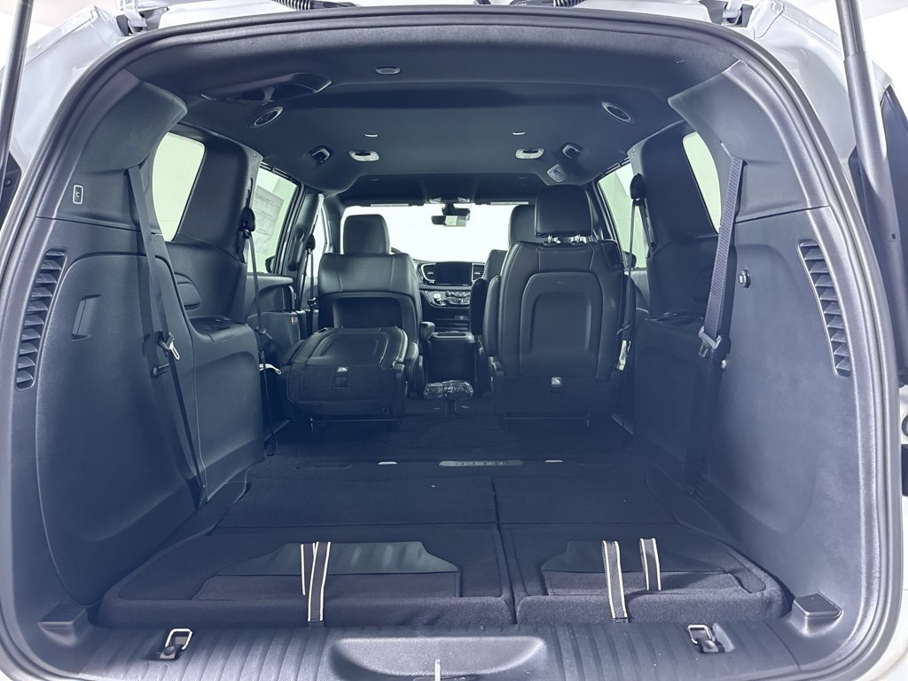 New 2026 Chrysler Voyager LX FWD image 9