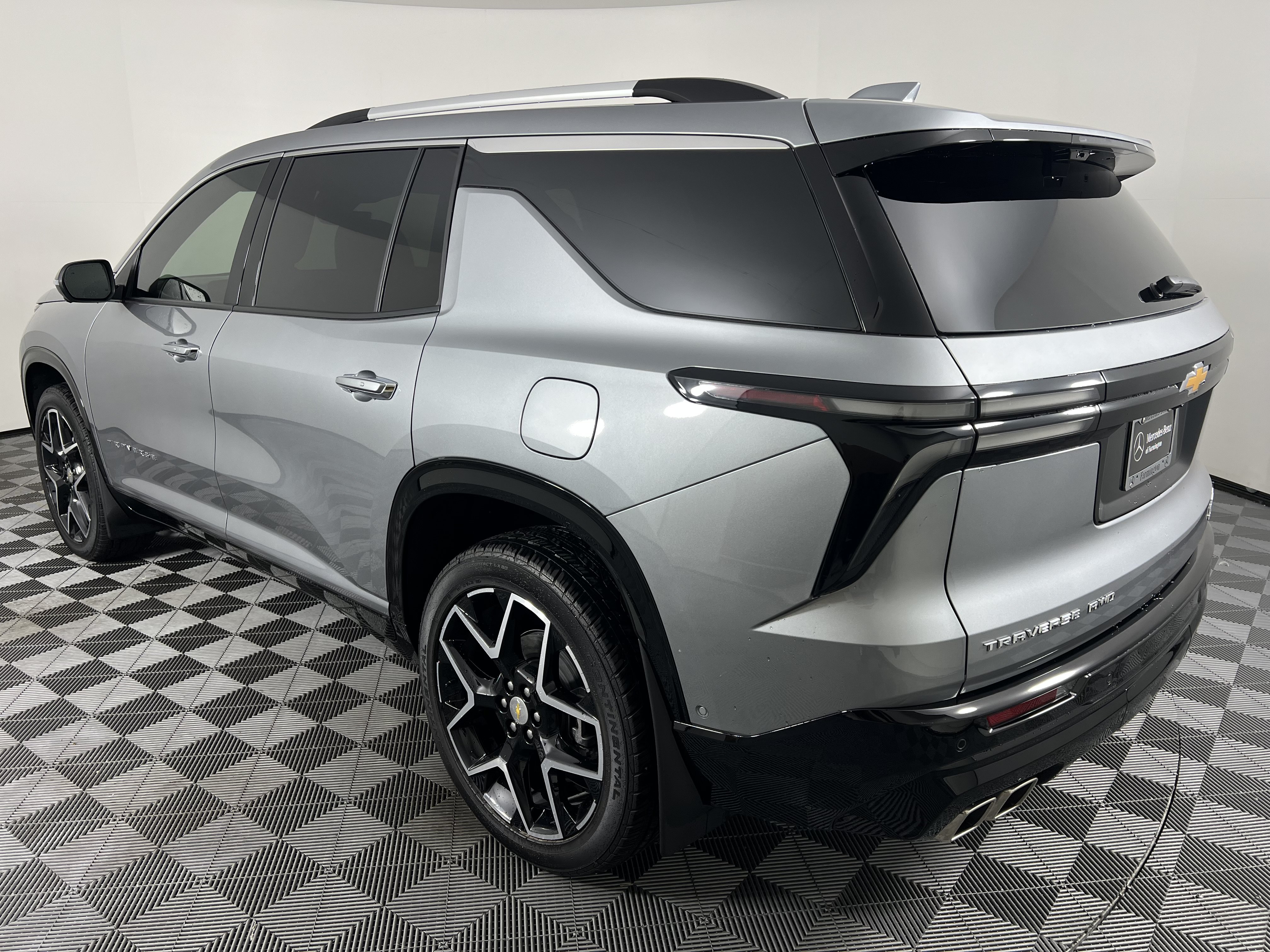 Used 2026 Chevrolet Traverse High Country AWD/4WD image 10