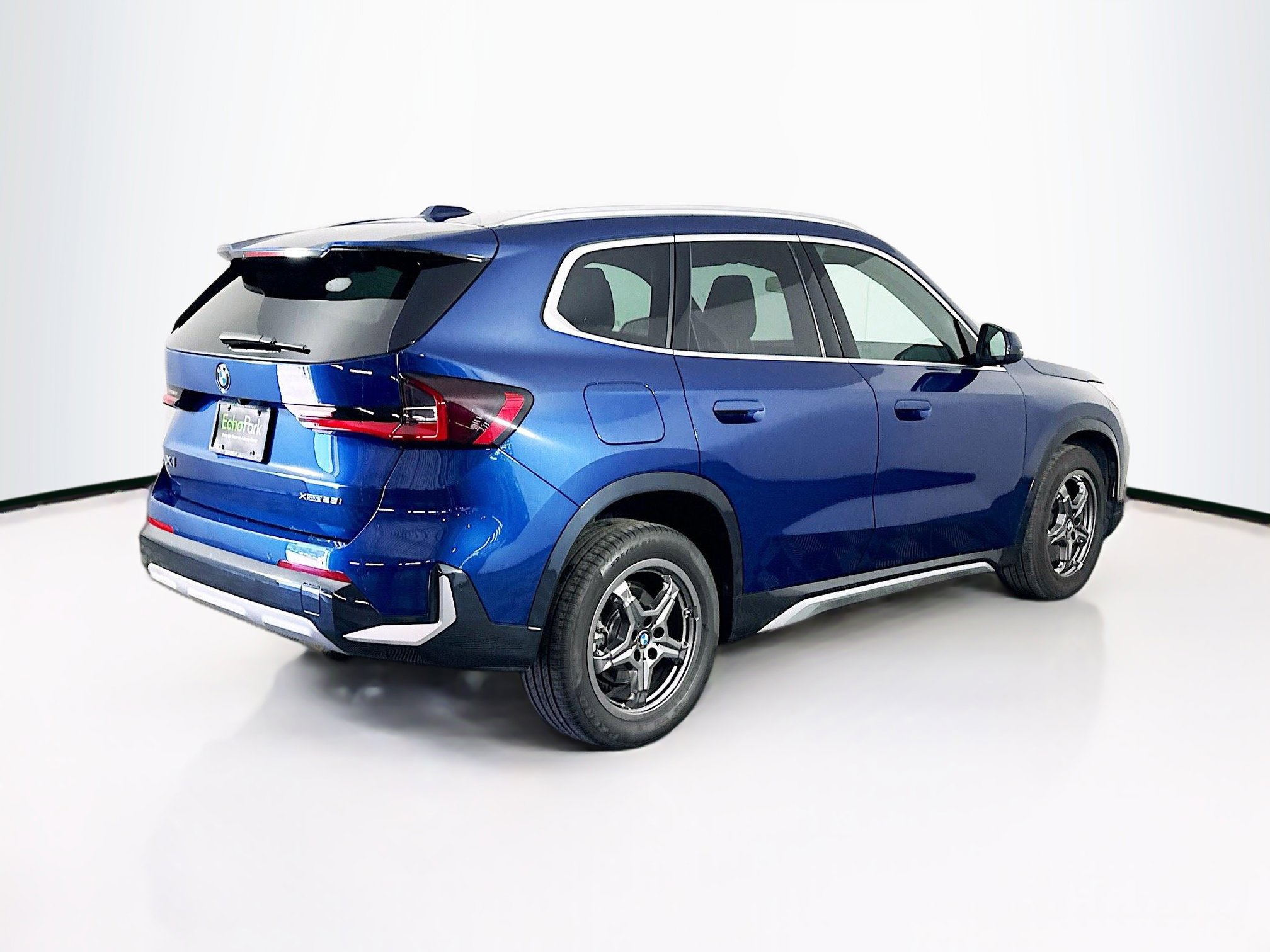 Used 2025 BMW X1 xDrive28i AWD/4WD image 9
