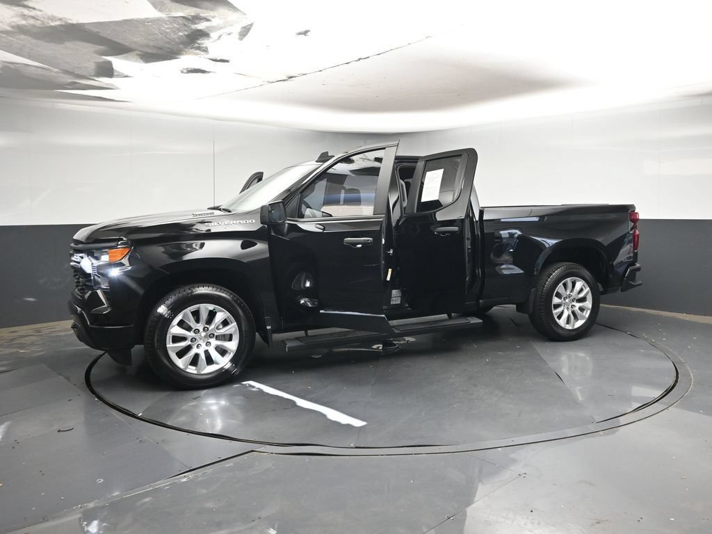 Used 2025 Chevrolet Silverado 1500 Custom RWD image 46