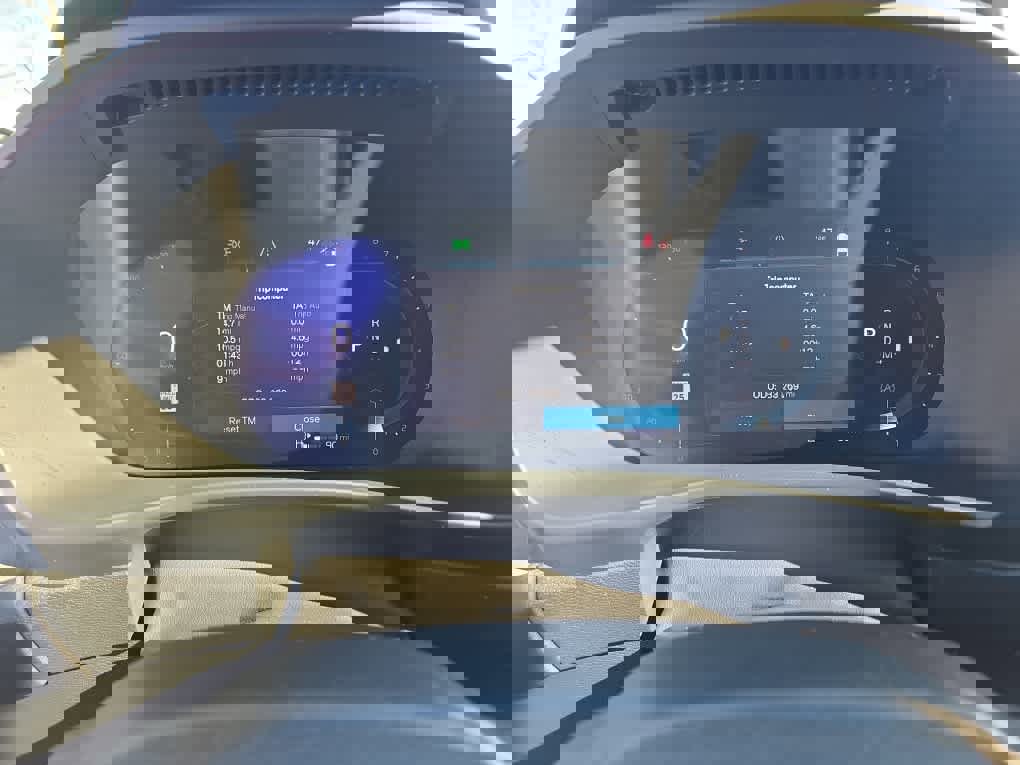 Used 2023 Volvo XC40 B5 Plus w/ Protection Package Premier image 16