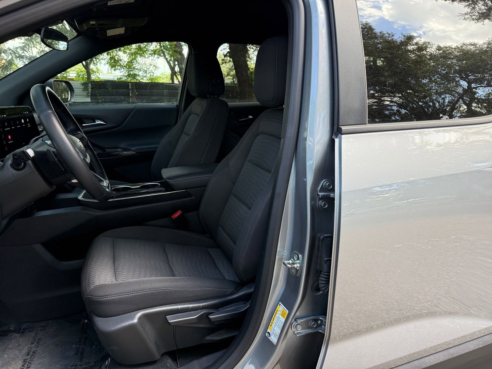 Used 2025 Chevrolet Equinox LT AWD/4WD image 34