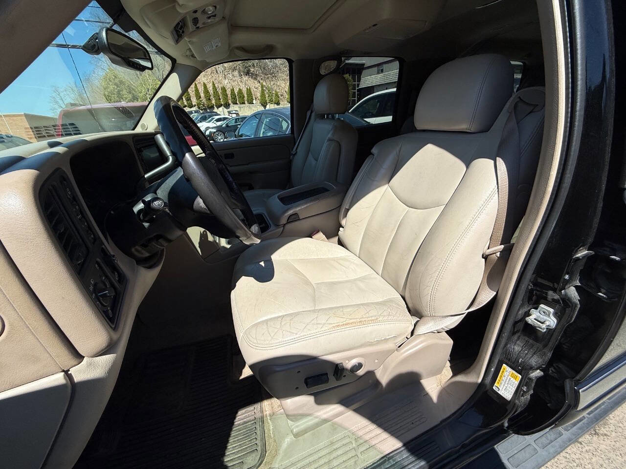 Used 2006 GMC Yukon XL SLT w/ SLT Preferred Equipment Group image 6