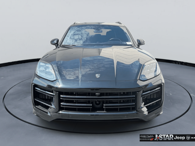 Used 2026 Porsche Cayenne Turbo w/ Technology Package AWD/4WD image 2