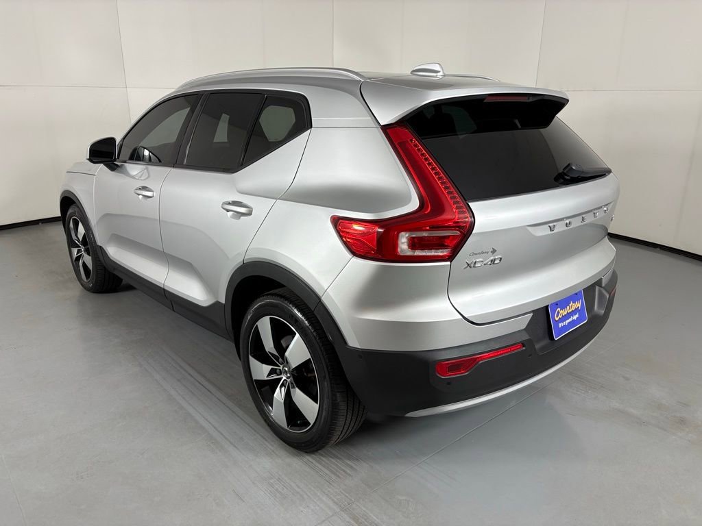 Used 2019 Volvo XC40 T5 Momentum AWD/4WD image 6