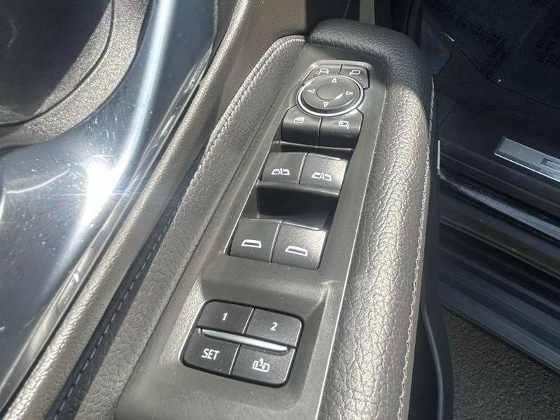 Used 2021 GMC Yukon Denali AWD/4WD image 12