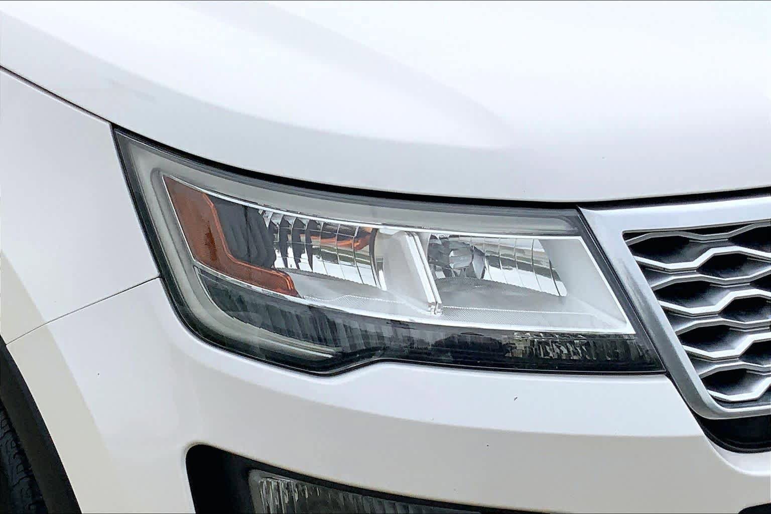 Used 2016 Ford Explorer Platinum image 27