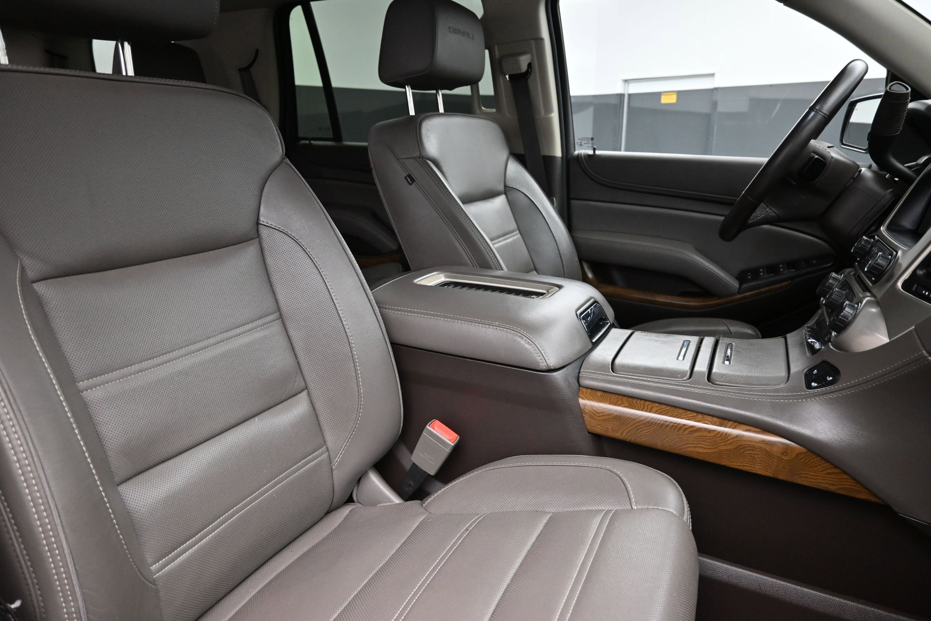 Used 2020 GMC Yukon Denali w/ Open Road Package AWD/4WD image 27