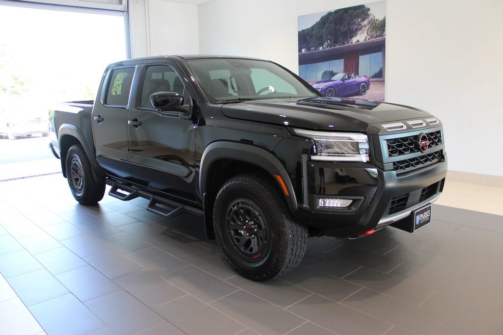 Used 2025 Nissan Frontier PRO-4X w/ Pro Convenience Package AWD/4WD image 2