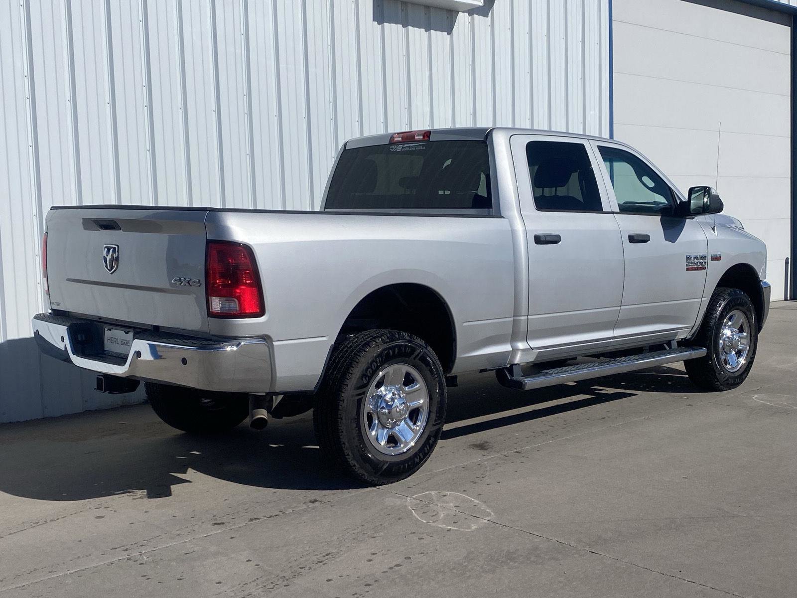 Used 2016 RAM 2500 Tradesman w/ Chrome Appearance Group image 5