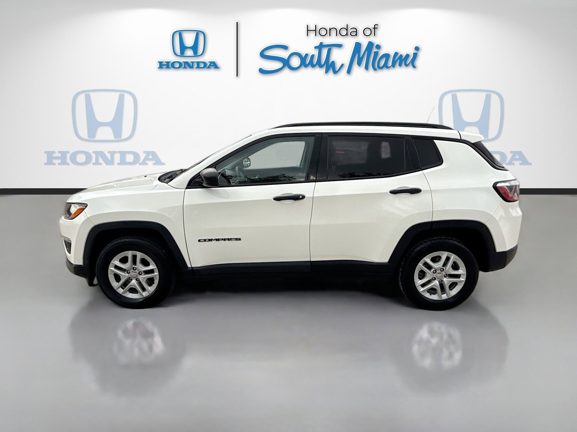 Used 2018 Jeep Compass Sport image 4