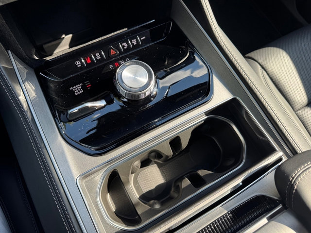 New 2025 Jeep Wagoneer L Series II w/ Premium Group I image 33