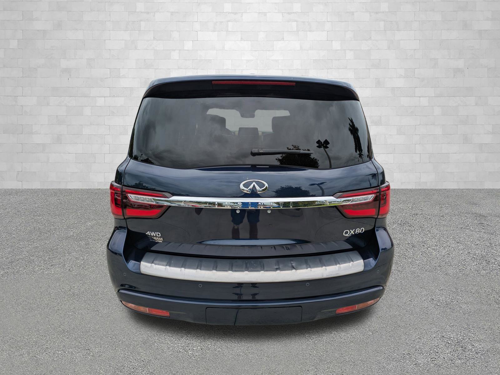 Used 2022 INFINITI QX80 Sensory w/ Cargo Package AWD/4WD image 3