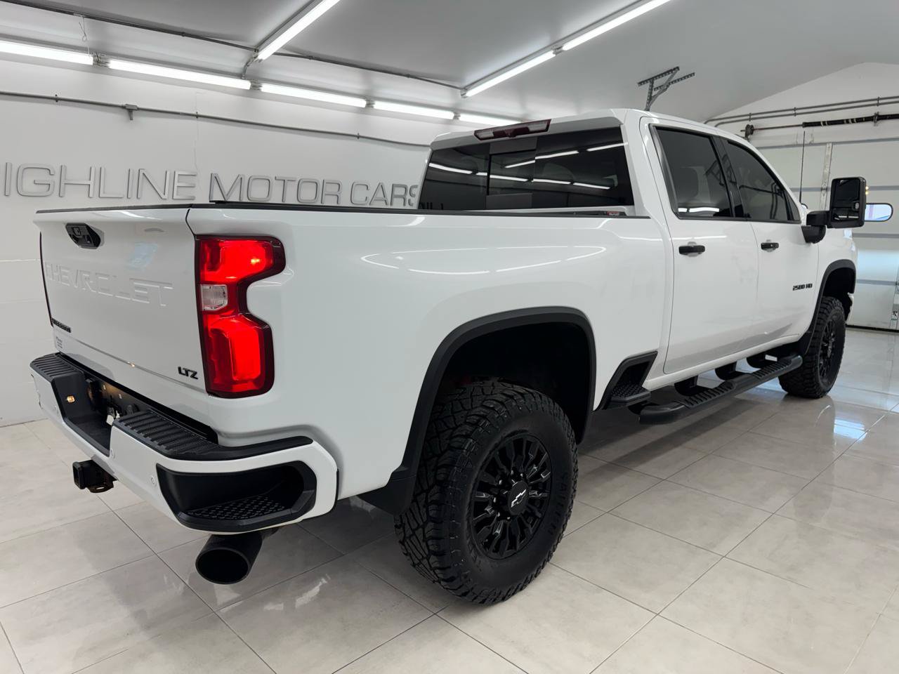 Used 2021 Chevrolet Silverado 2500 LTZ w/ LTZ Plus Package AWD/4WD image 4