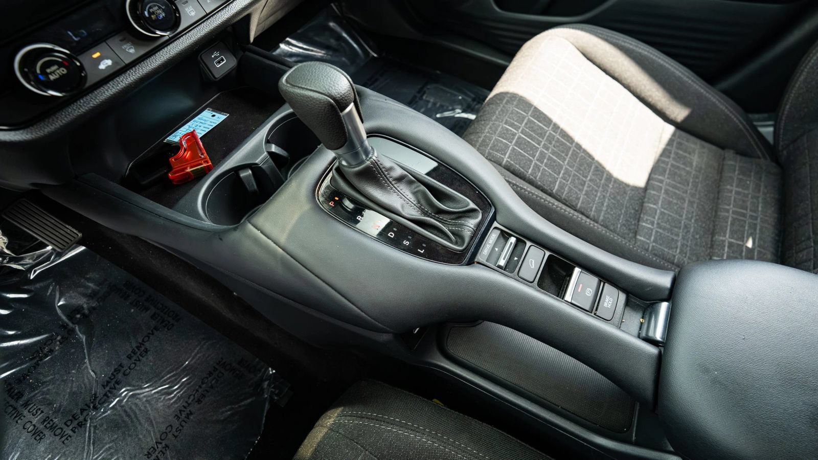 Used 2025 Honda HR-V LX image 36