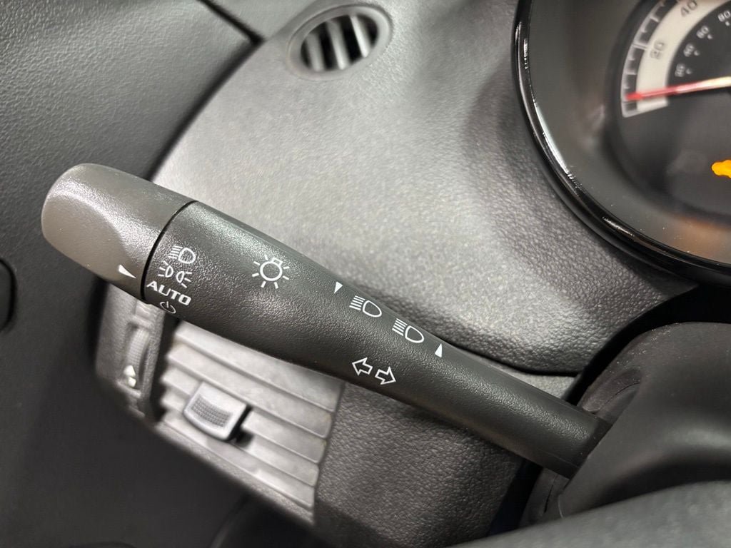 Used 2007 Saturn Sky Red Line RWD image 28