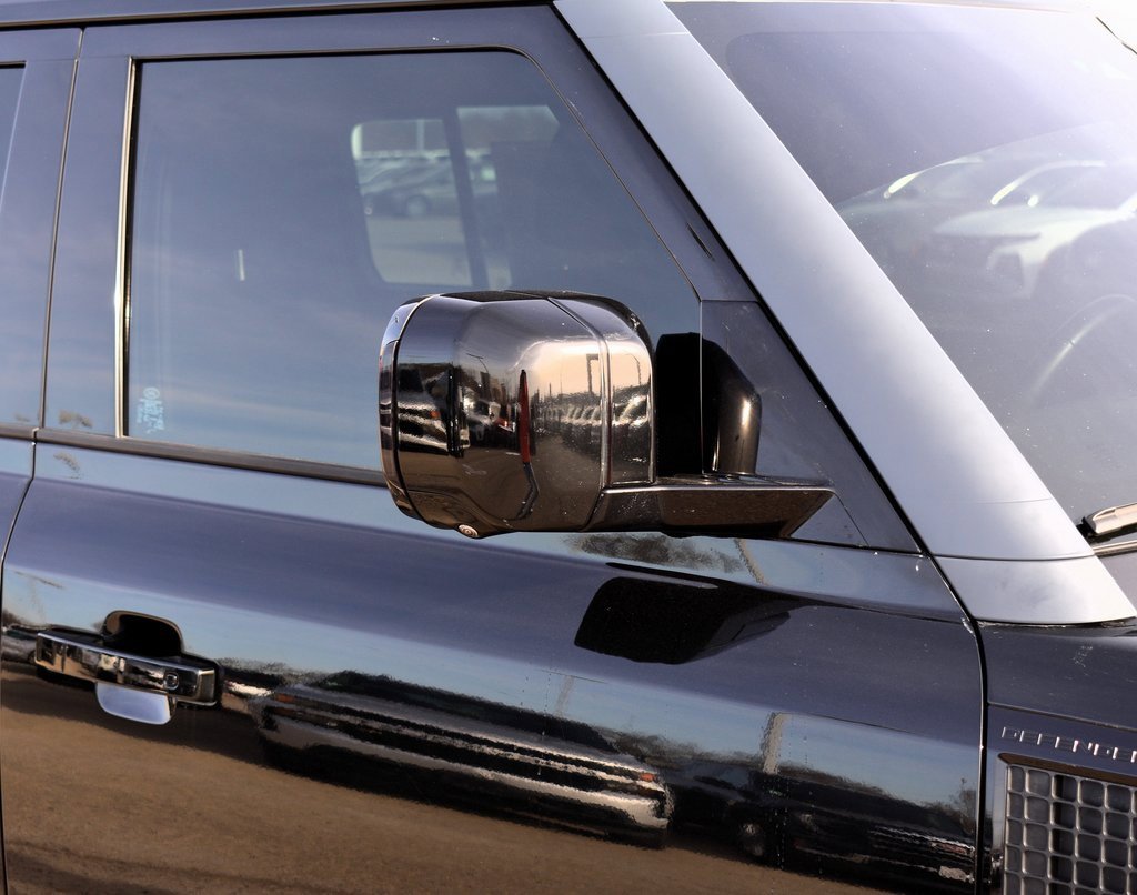 Used 2025 Land Rover Defender 110 S image 9