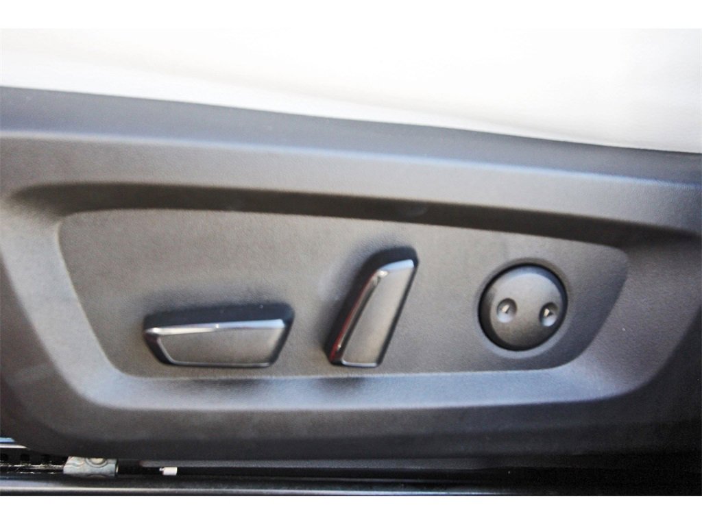 Used 2024 Mitsubishi Outlander SEL image 32