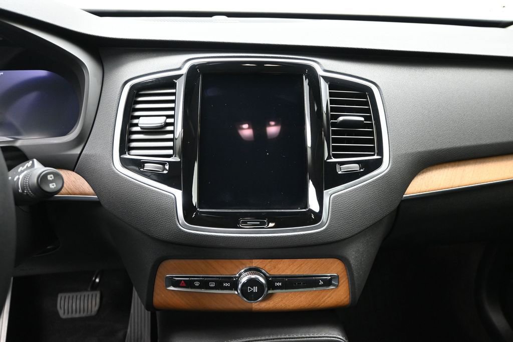 Used 2023 Volvo XC90 B6 Plus w/ Protection Package Premier AWD/4WD image 12