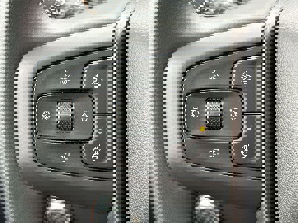 Used 2025 GMC Sierra 2500 AT4 image 36