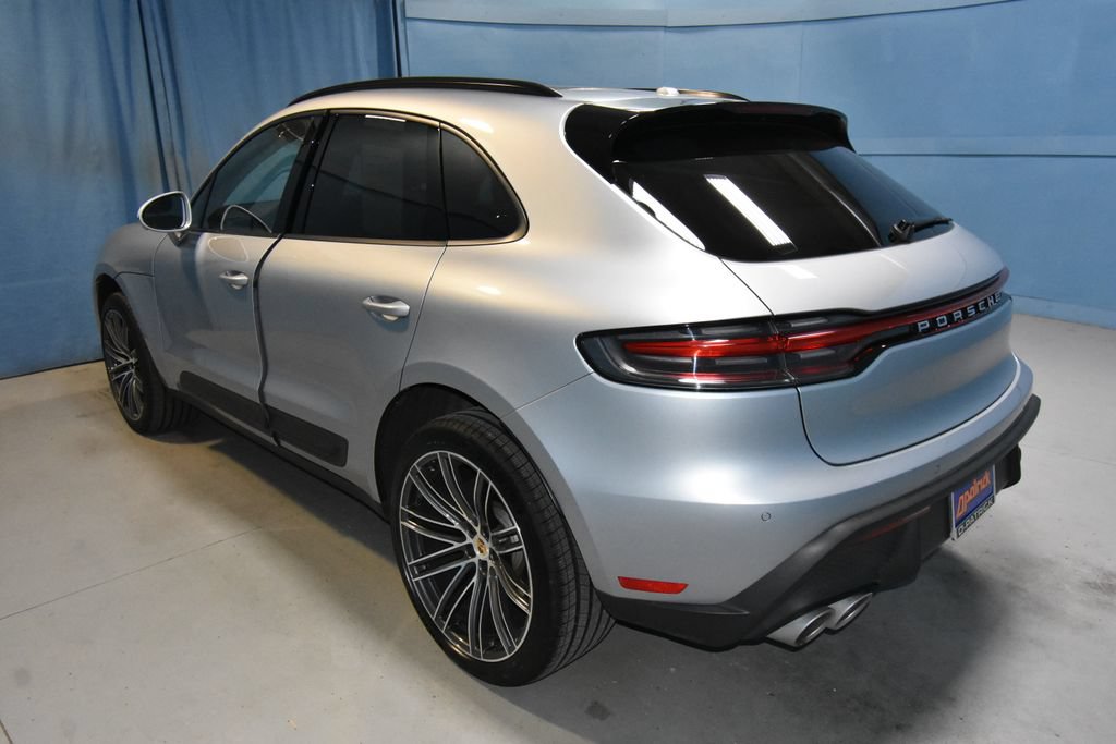 Certified 2026 Porsche Macan AWD/4WD image 3