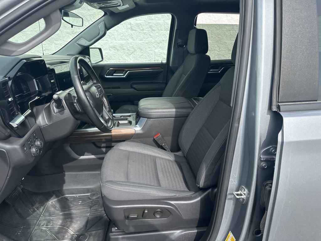 Used 2023 Chevrolet Silverado 1500 RST w/ Z71 Off-Road Package AWD/4WD image 10