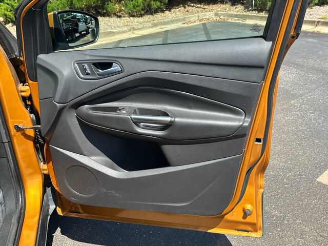 Used 2016 Ford Escape SE FWD image 17