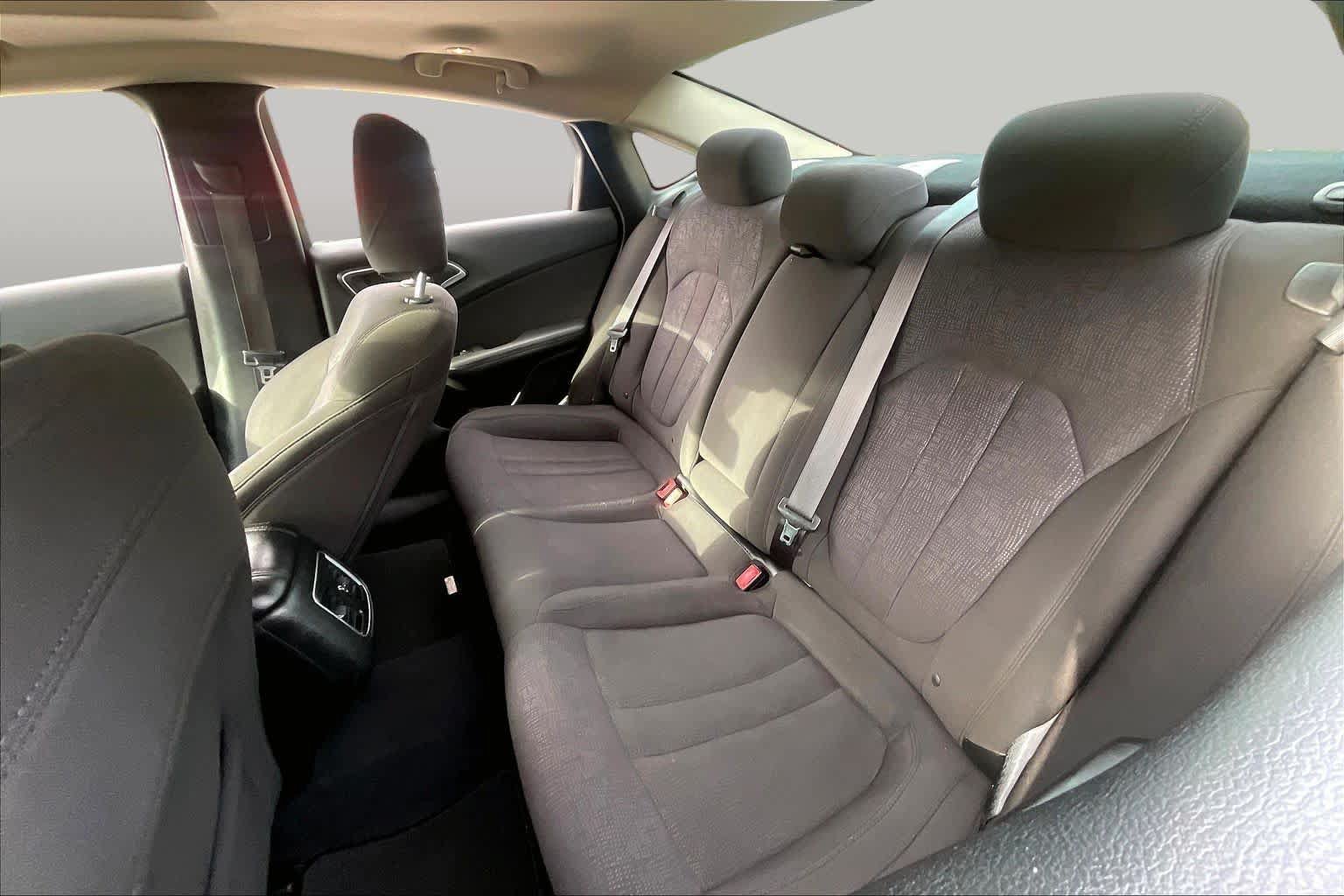 Used 2015 Chrysler 200 Limited w/ Convenience Group FWD image 21