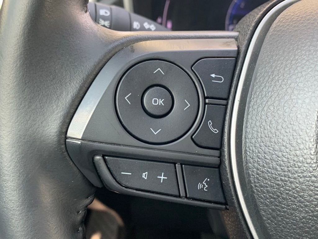 Used 2023 Toyota Corolla Cross XLE w/ Convenience Package image 16