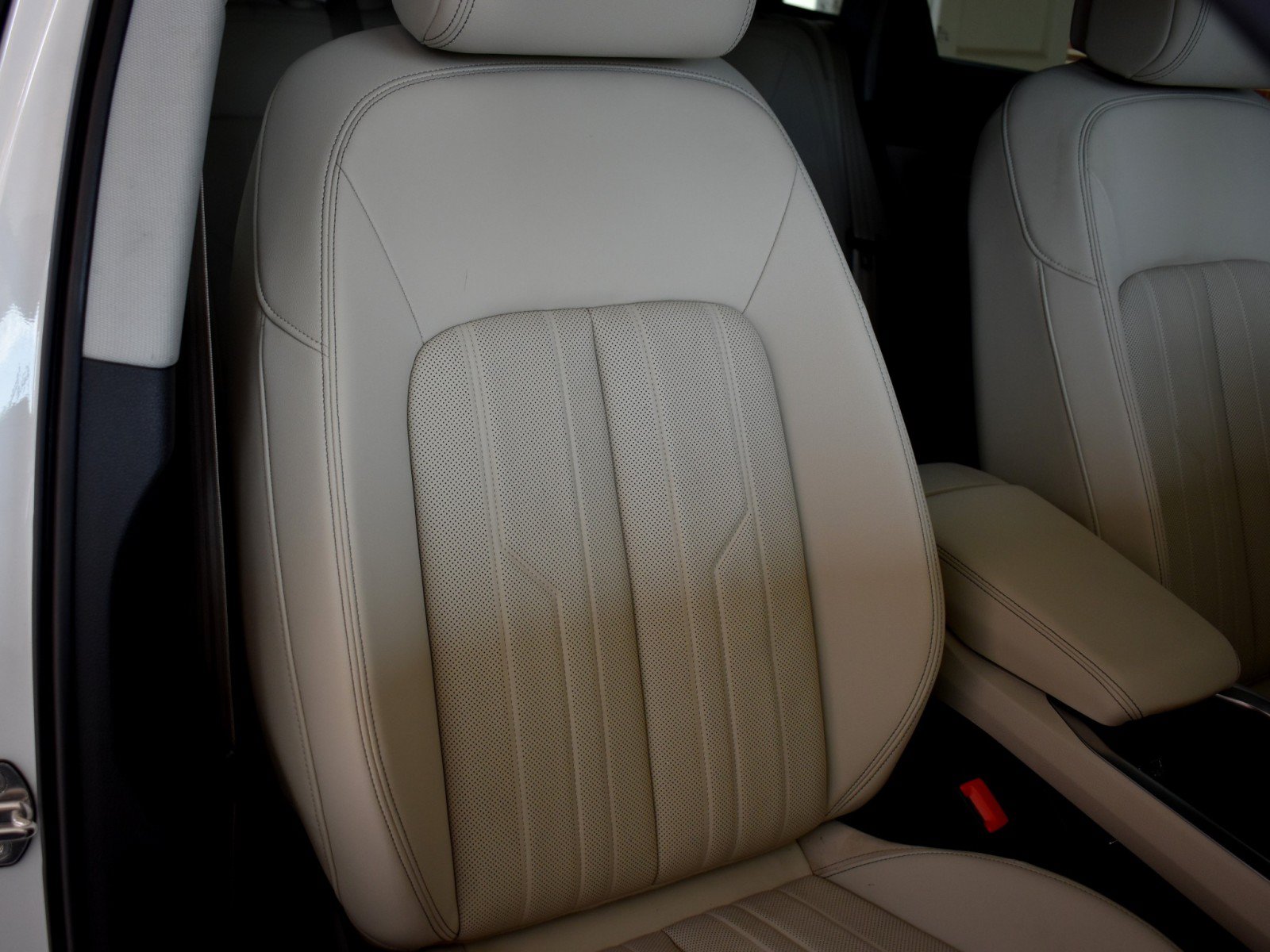 Used 2019 Audi e-tron Premium Plus AWD/4WD image 38