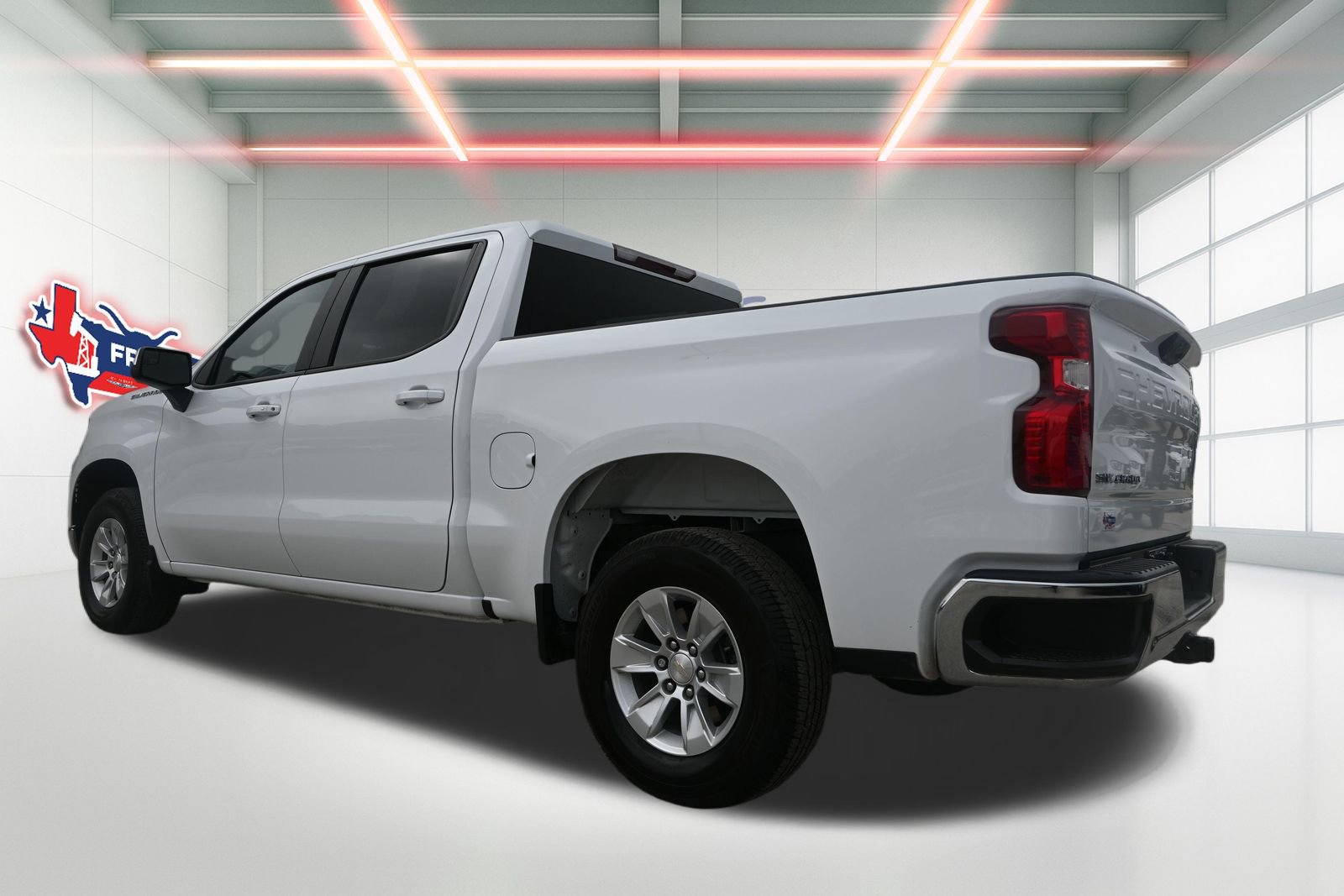 Used 2023 Chevrolet Silverado 1500 LT RWD image 2
