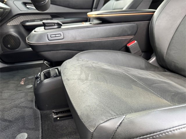 Used 2025 Nissan Ariya FWD image 27