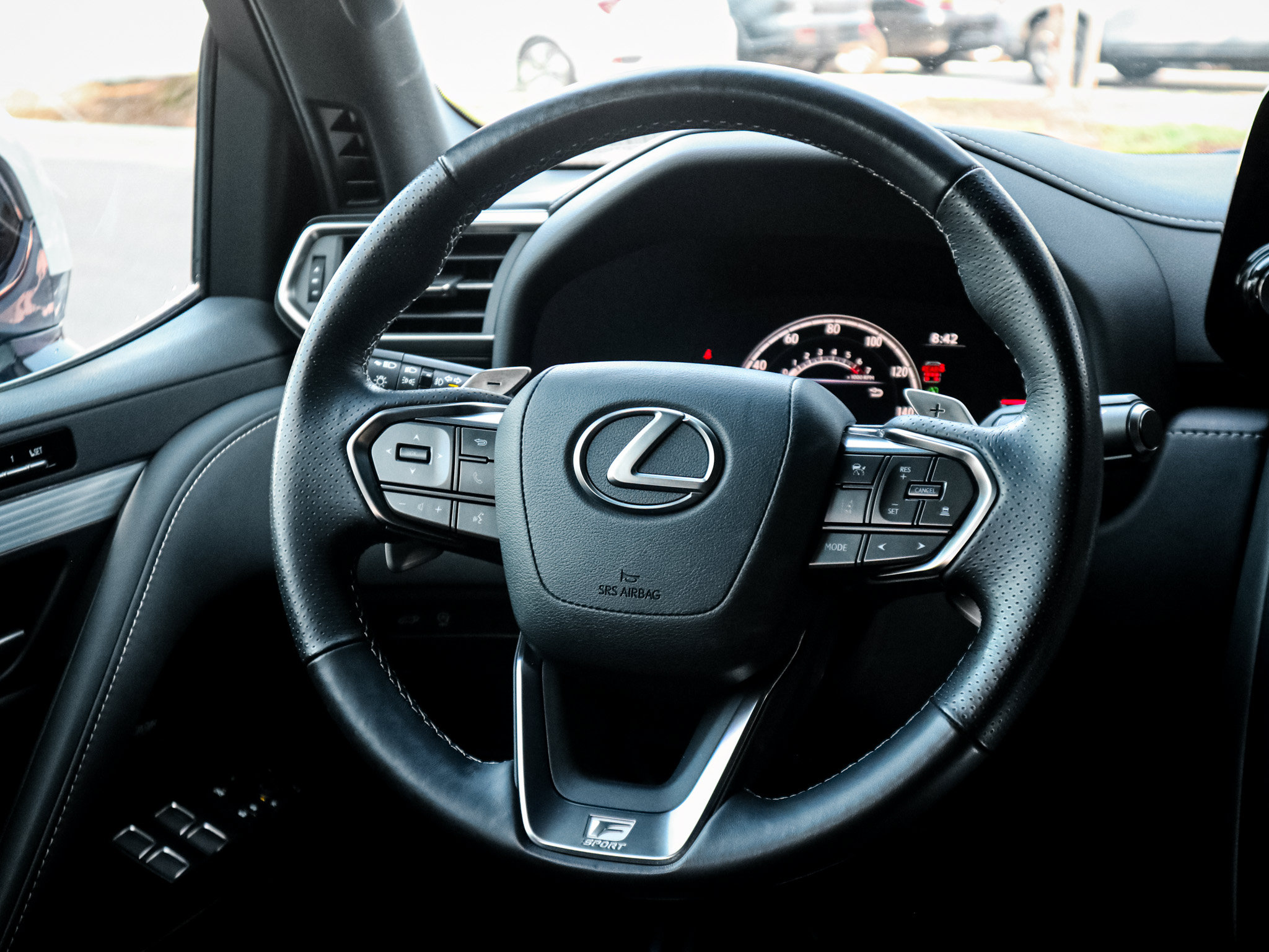 Used 2023 Lexus LX 600 F Sport w/ Accessory Package (Z1) AWD/4WD image 18
