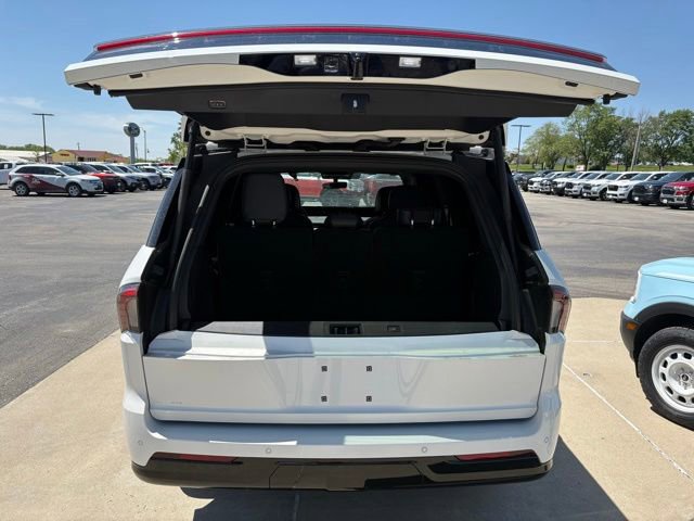 Used 2026 Lincoln Navigator Reserve w/ Jet Appearance Package AWD/4WD image 5