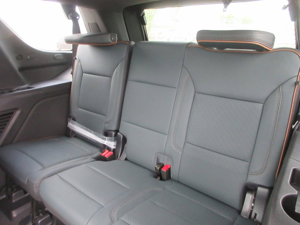 New 2026 GMC Yukon AT4 AWD/4WD image 13