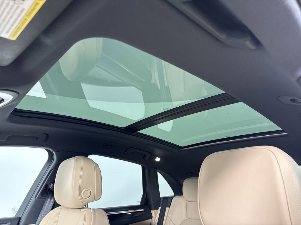 Certified 2025 Porsche Macan image 42