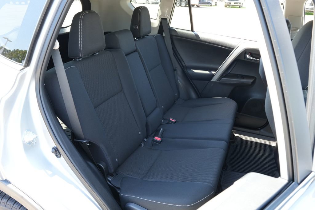 Used 2017 Toyota RAV4 XLE AWD/4WD image 20