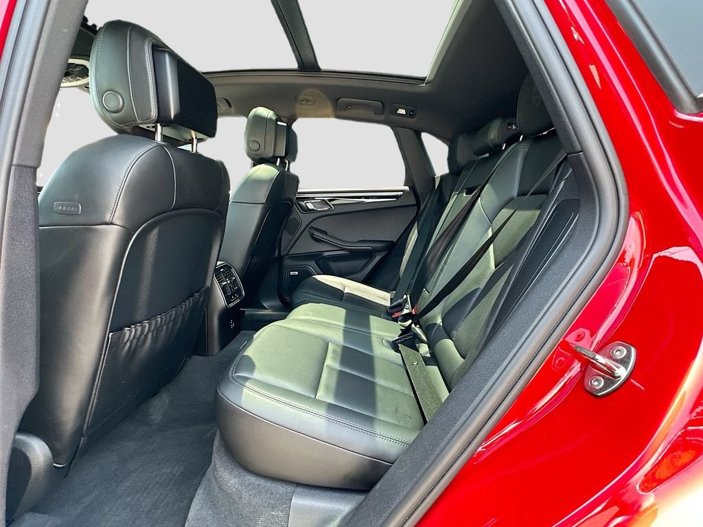 Certified 2022 Porsche Macan S AWD/4WD image 25