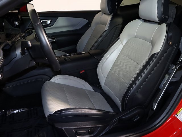 Used 2024 Ford Mustang Premium image 4